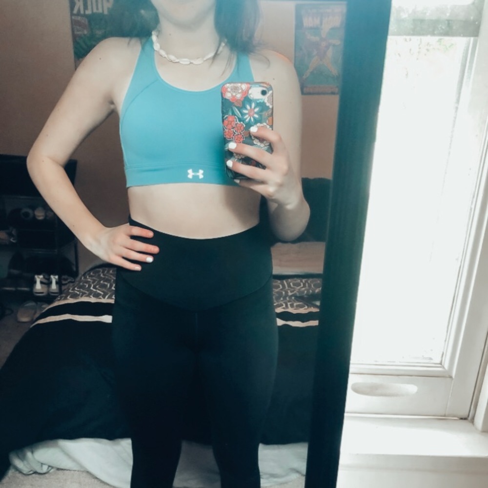 Under amour sports bra !!
